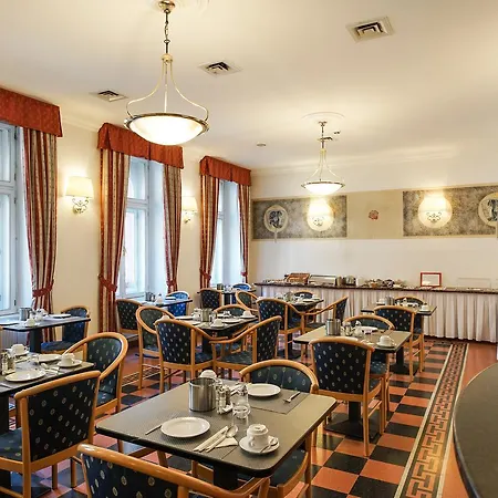 Tivoli Hotel 3*