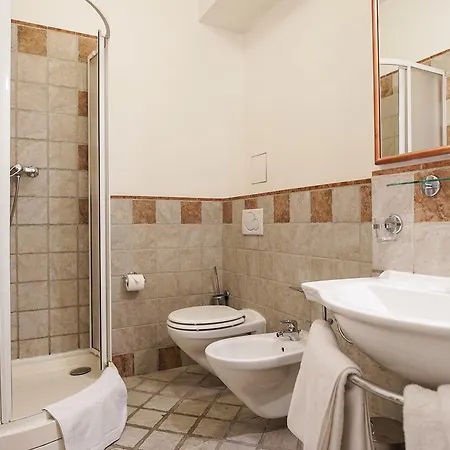 Tivoli Hotel 3*
