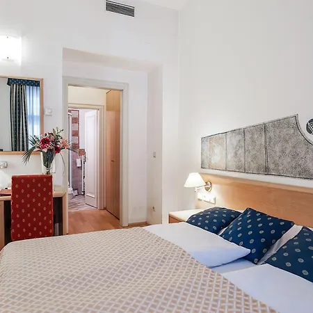 Tivoli Hotel