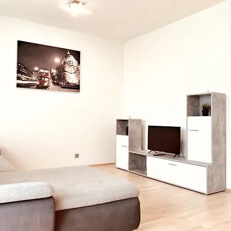 Luxury Riverside By Refa Group Apartment Prague
