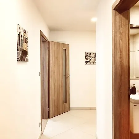 Luxury Riverside By Refa Group Apartment