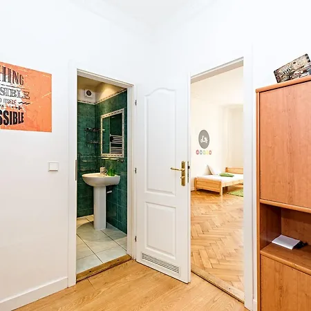 Chill Hill Apartment