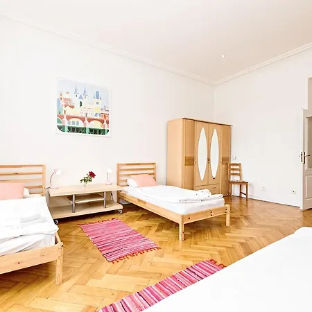 Chill Hill Apartment *