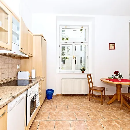 Chill Hill Apartment *