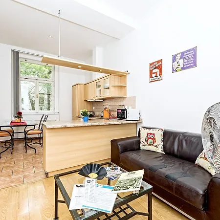 Chill Hill Apartment