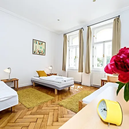 Chill Hill Apartment