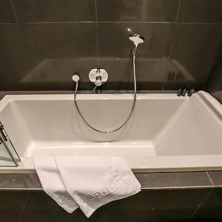 وريزدنس أولد تاون سكوير 5* براغ