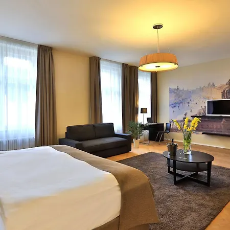 Aparthotel & 4*