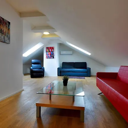 Aparthotel & 4*