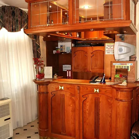 River Star Hotel
