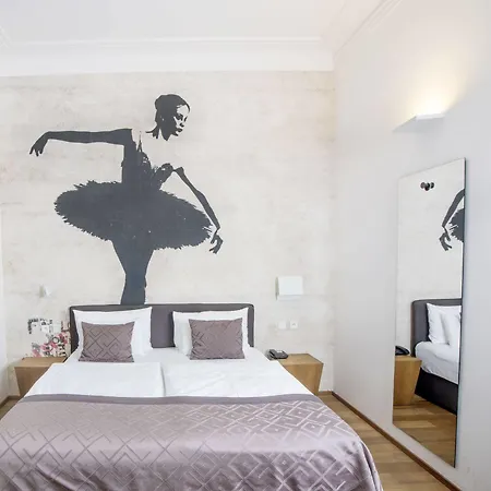 Golden Crown 4* Prague