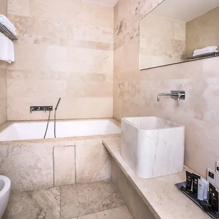 Hotel Golden Crown 4*