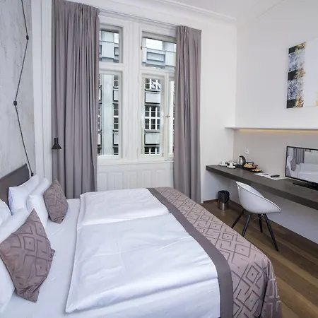 Hotel Golden Crown 4*