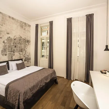 Hotel Golden Crown 4*