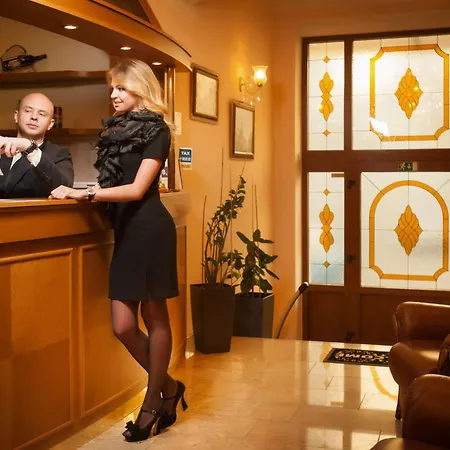 Askania Hotel 4*