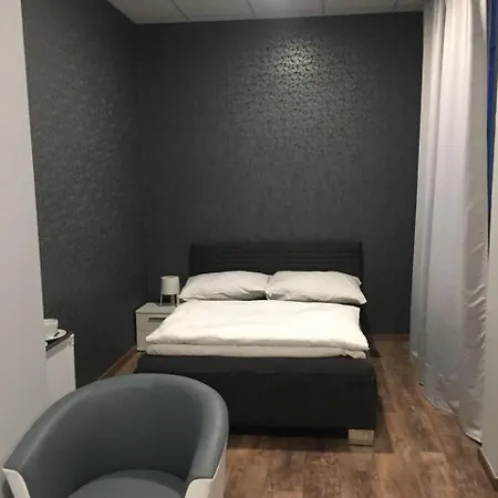 Kolbenka Hostel *