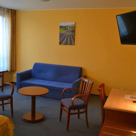 Austria Aparthotel 3*