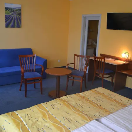 Austria Aparthotel 3*