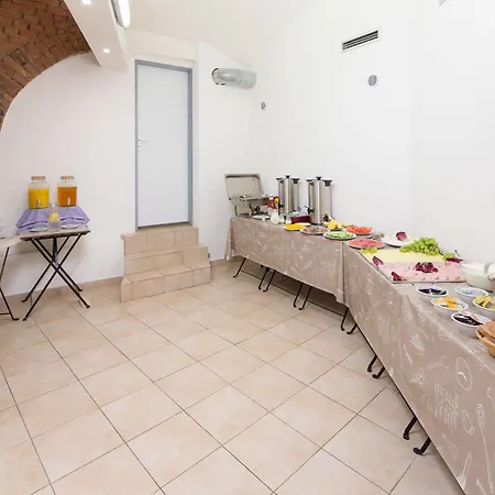 Le Petit 3* Praha