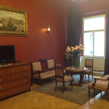 Small Luxury Palace Hotel 4*