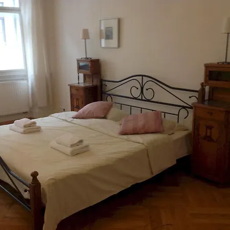 Small Luxury Palace 4*