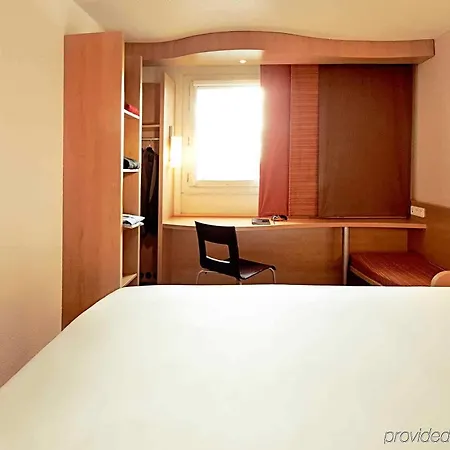 Ibis Old Town Hotel 3*