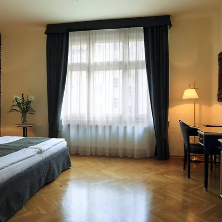 Elysee Hotell 4*
