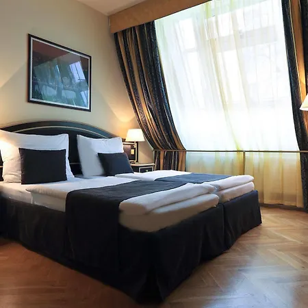 Hotell Elysee 4*