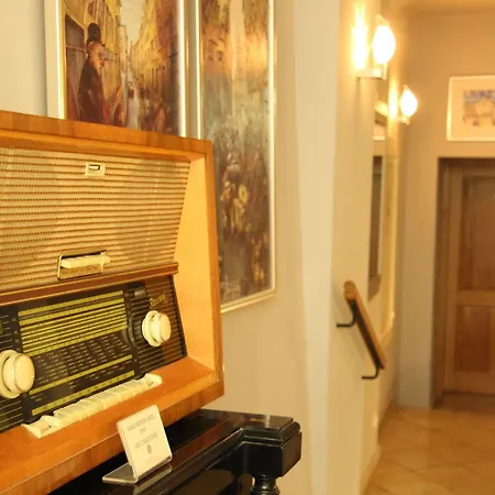 The Golden Wheel Hotel 4*