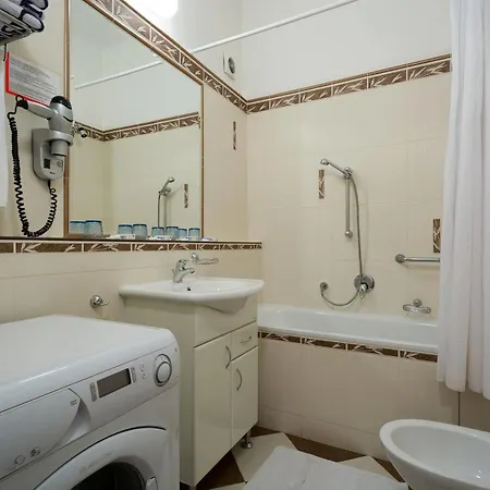 Hotel & Royal Standard 3*