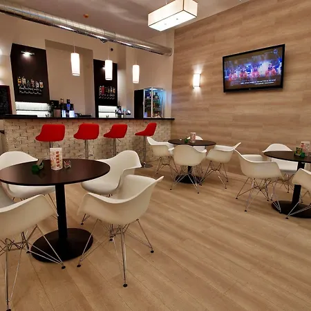 Hotel Adeba 3*