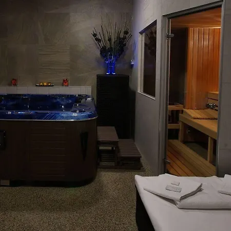 Adeba Hotel 3*