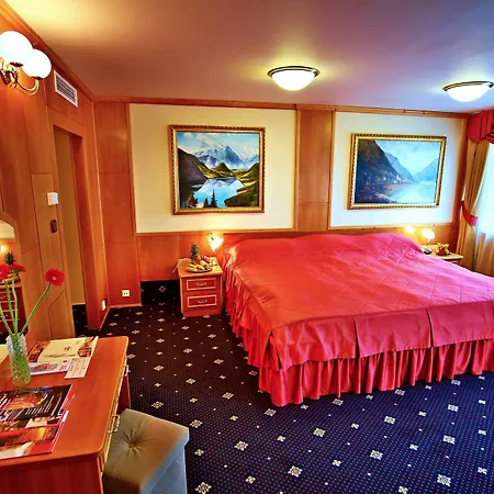 Top Hotel Praha מלון 4*