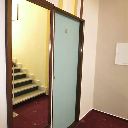 Mira Hotel
