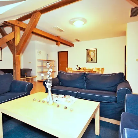 Apartment Leo Old Town *