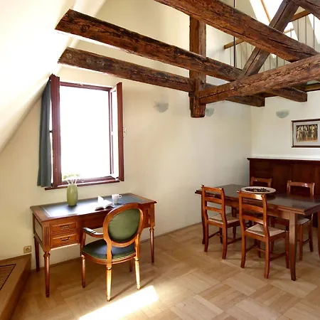 Apartment Leo Old Town *
