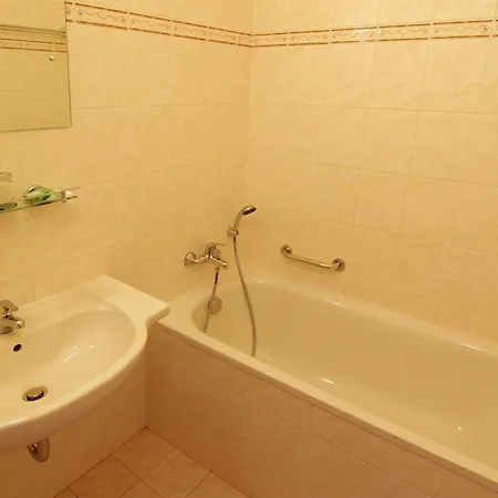 Hotel Rezidence Emmy 4*