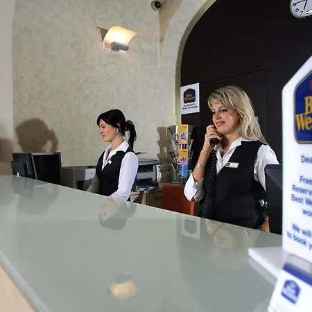 Pav Hotel 3*
