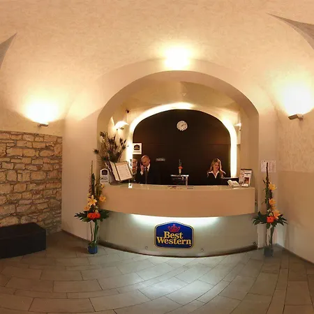 Pav Hotel