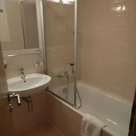 Michael Otel Prag