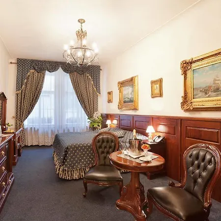 Hotel U Zlateho Stromu By Bhg
