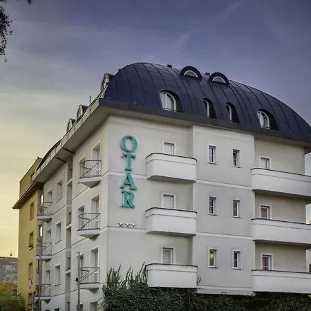 Otar Hotel 3*