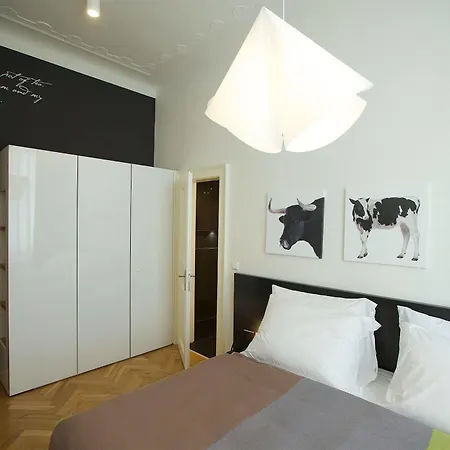 Mooo Downtown 4* Prague