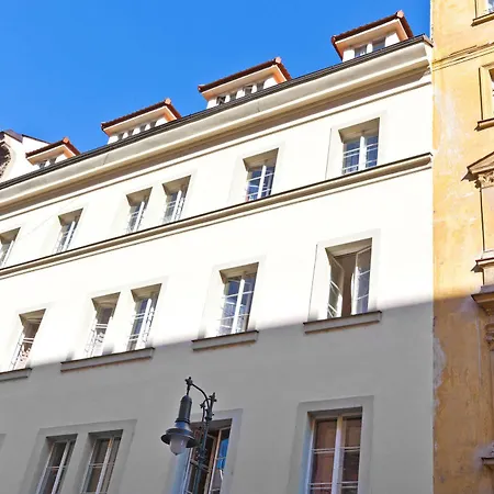 Lovely - Truhlarska Prag