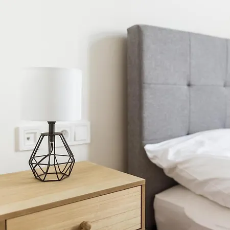 Hip Borivojova Apartment *