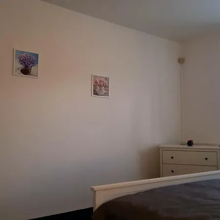 Arti Guest house