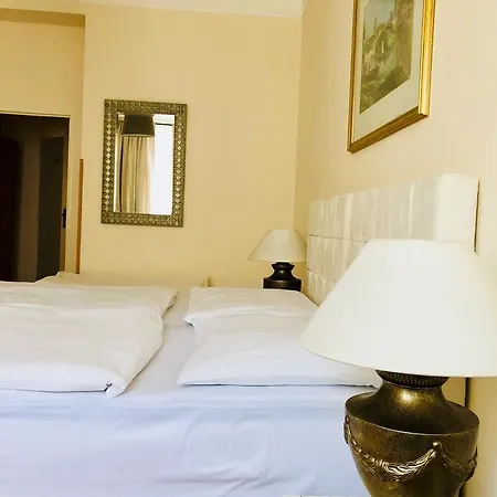 Mira Hotel 3*