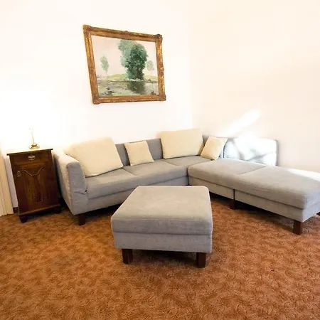 Hotel U Zlateho Jelena 4*