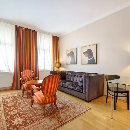 Hunger Aparthotel