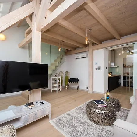 Empirent Design Apartment